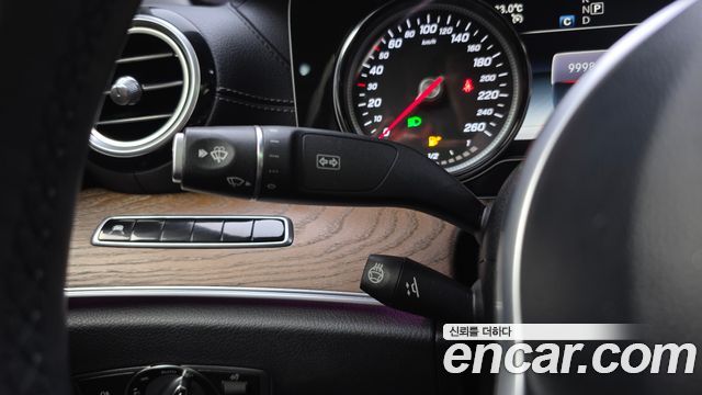 Mercedes-Benz E-Class (W213) E220d 4MATIC Exclusive 2019 — фото 27