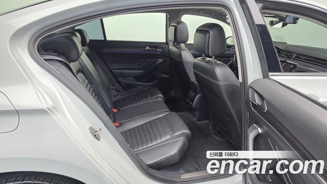 Volkswagen Passat GT (B8) 2.0 TDI 4Motion Prestige 2021 — фото 16
