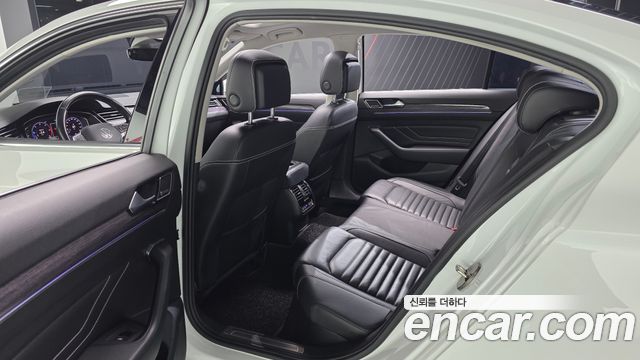 Volkswagen Passat GT (B8) 2.0 TDI 4Motion Prestige 2021 — фото 32