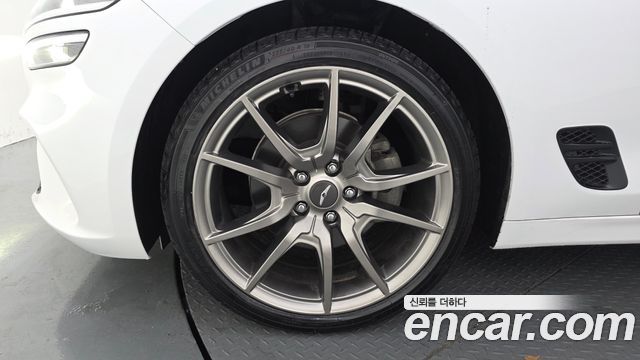 Genesis G70 Shooting Brake Gasoline 2.0T 2WD 2023 — фото 5