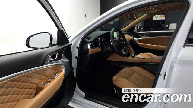 Genesis G70 Shooting Brake Gasoline 2.0T 2WD 2023 — фото 10