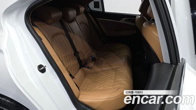 Genesis G70 Shooting Brake Gasoline 2.0T 2WD 2023 — фото 12
