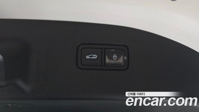Genesis G70 Shooting Brake Gasoline 2.0T 2WD 2023 — фото 19