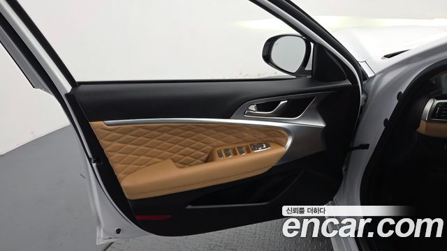 Genesis G70 Shooting Brake Gasoline 2.0T 2WD 2023 — фото 24