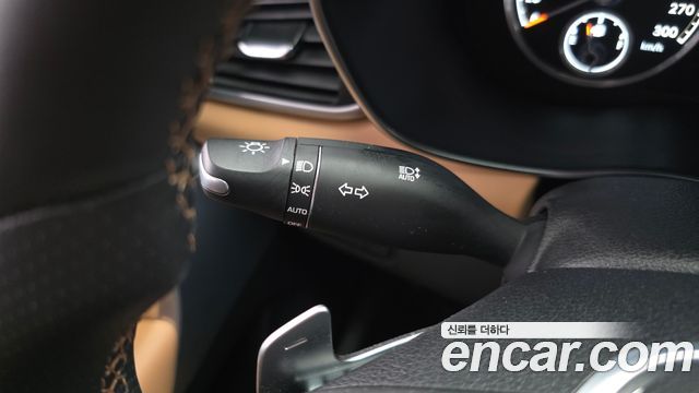 Genesis G70 Shooting Brake Gasoline 2.0T 2WD 2023 — фото 31