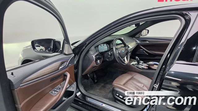 BMW 5 Series (G30) 530i xDrive M Sport Package Plus 2017 — фото 10