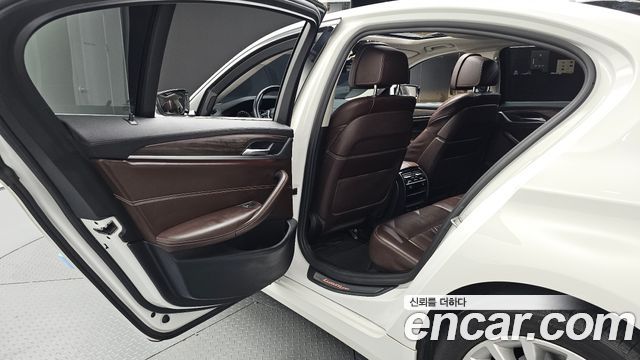 BMW 5 Series (G30) 530i Luxury Plus 2018 — фото 12