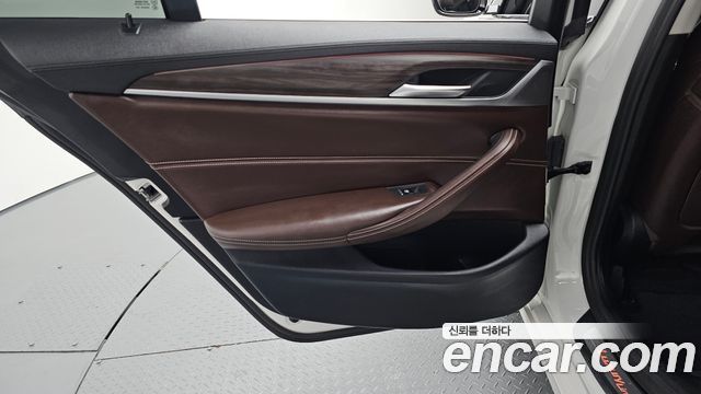 BMW 5 Series (G30) 530i Luxury Plus 2018 — фото 25