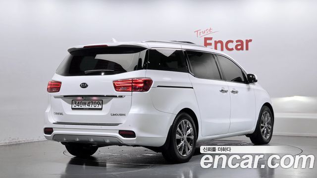 Kia Carnival 7-Seater Limousine President 2020 — фото 2