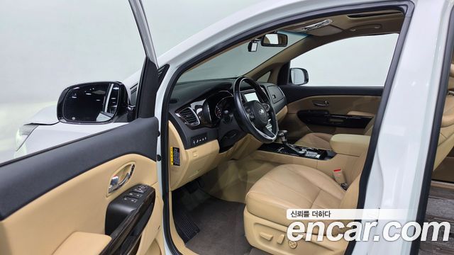 Kia Carnival 7-Seater Limousine President 2020 — фото 10