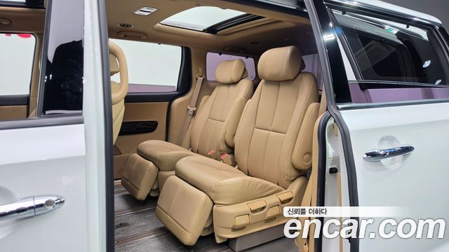 Kia Carnival 7-Seater Limousine President 2020 — фото 11