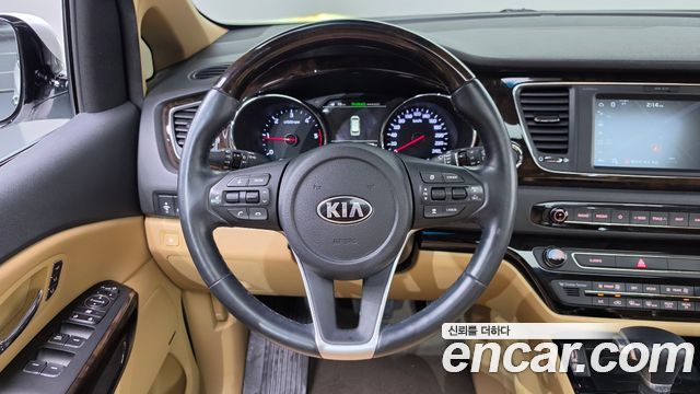 Kia Carnival 7-Seater Limousine President 2020 — фото 13