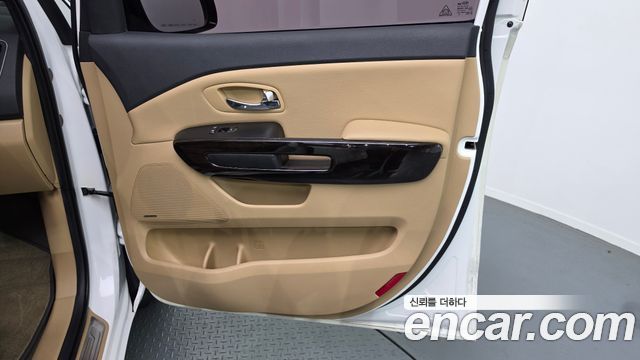 Kia Carnival 7-Seater Limousine President 2020 — фото 25