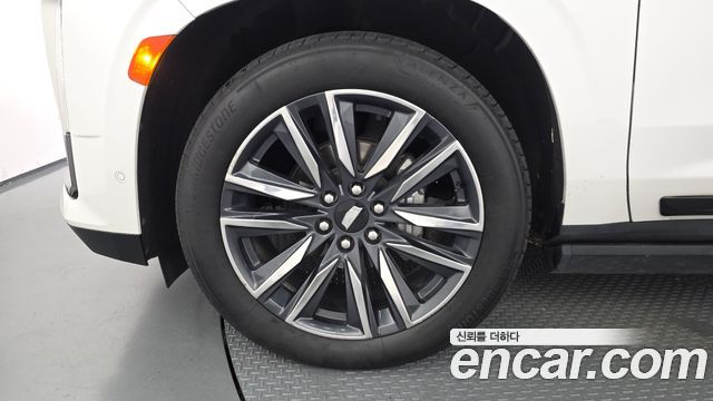 Cadillac Escalade (V) 6.2 ESV ESV Sports Platinum 2023 — фото 5