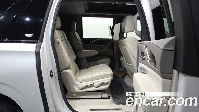 Cadillac Escalade (V) 6.2 ESV ESV Sports Platinum 2023 — фото 12
