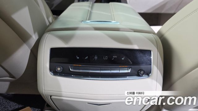 Cadillac Escalade (V) 6.2 ESV ESV Sports Platinum 2023 — фото 18