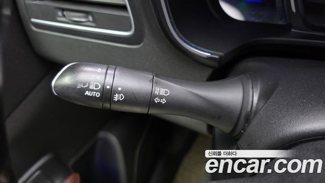 Renault Korea QM6 Diesel 2WD RE Signature 2017 — фото 29