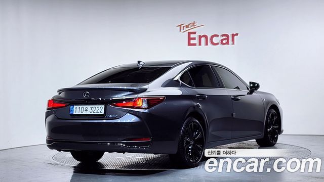 Lexus ES300h (VII) F-Sport 2023 — фото 2