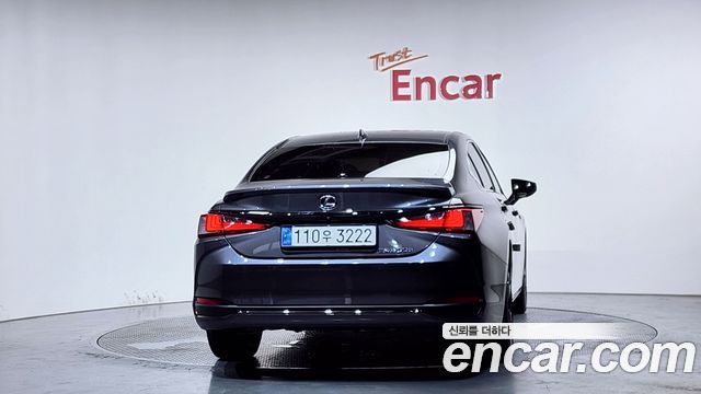 Lexus ES300h (VII) F-Sport 2023 — фото 4