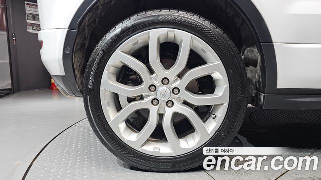 Land Rover Range Rover Evoque 2.0 TD4 HSE Dynamic 2018 — фото 5