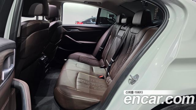 BMW 5 Series (G30) 530i Luxury Plus 2018 — фото 11