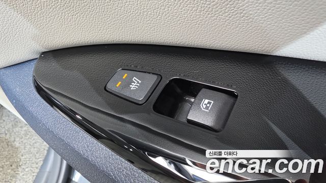 Kia Sportage Hybrid (V) Signature Gravity 2WD 2023 — фото 16