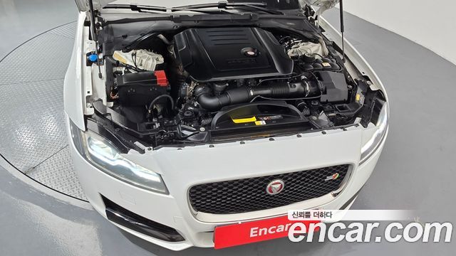 Jaguar XF (X260) 20d Portfolio AWD 2017 — фото 6