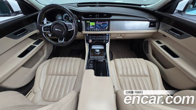 Jaguar XF (X260) 20d Portfolio AWD 2017 — фото 7
