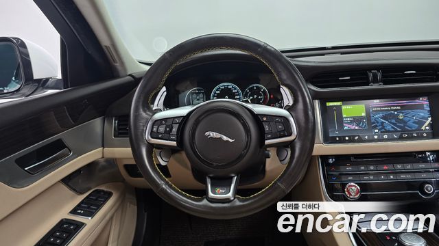 Jaguar XF (X260) 20d Portfolio AWD 2017 — фото 13