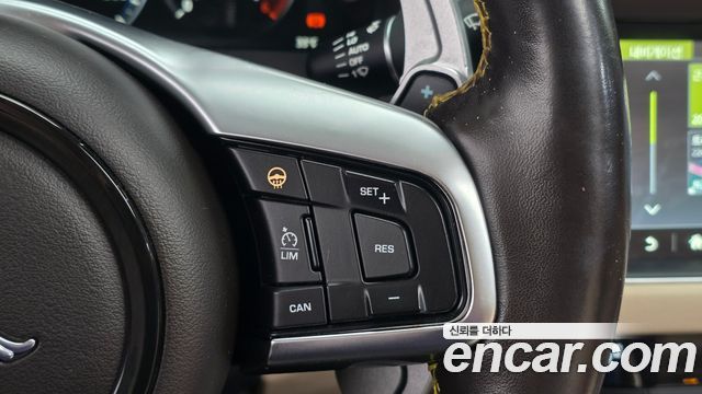 Jaguar XF (X260) 20d Portfolio AWD 2017 — фото 15