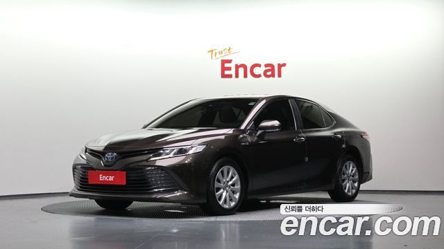 Toyota Camry (XV70) 2.5 LE Hybrid 2019 — фото 1