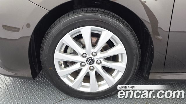 Toyota Camry (XV70) 2.5 LE Hybrid 2019 — фото 5
