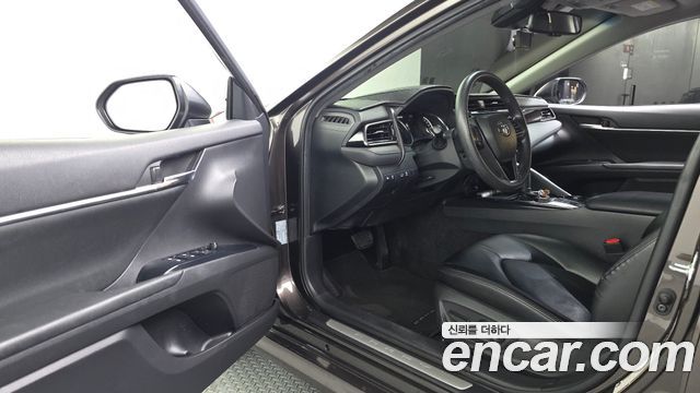 Toyota Camry (XV70) 2.5 LE Hybrid 2019 — фото 10