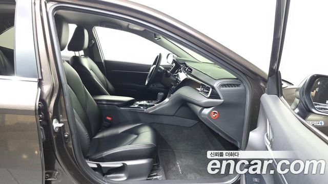 Toyota Camry (XV70) 2.5 LE Hybrid 2019 — фото 15