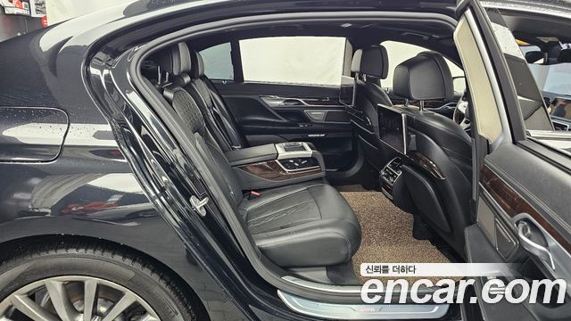 BMW 7 Series (G11) 730Ld xDrive 2016 — фото 12