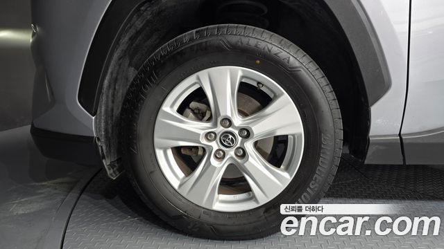 Toyota RAV4 (V) 2.5 2WD 2019 — фото 5