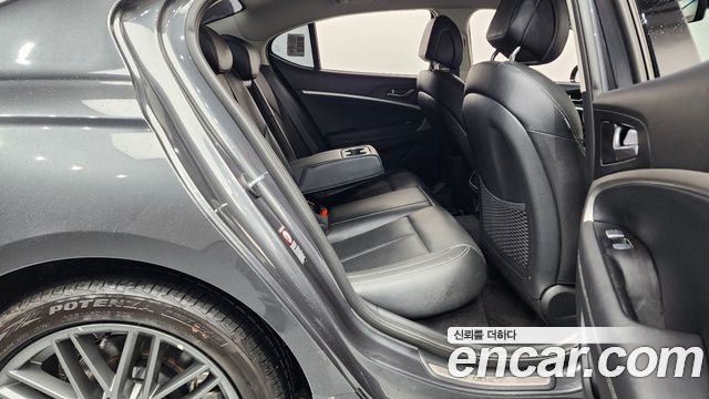 Genesis G70 2.0T Advanced 2018 — фото 11