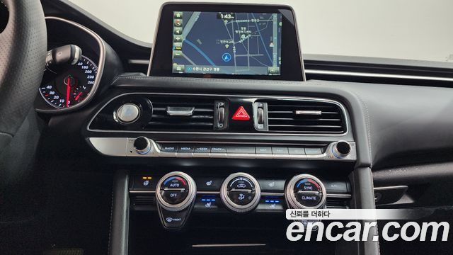 Genesis G70 2.0T Advanced 2018 — фото 12