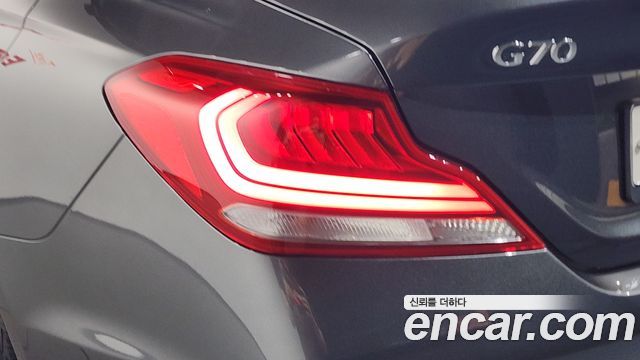 Genesis G70 2.0T Advanced 2018 — фото 23