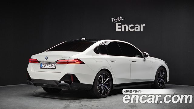 BMW 5 Series (G60) 530i xDrive M Sport 2024 — фото 2