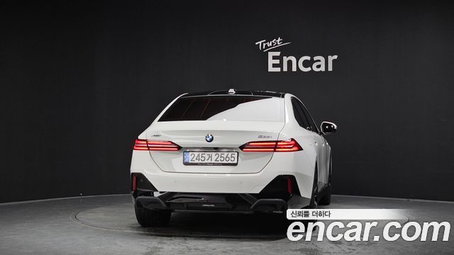 BMW 5 Series (G60) 530i xDrive M Sport 2024 — фото 4