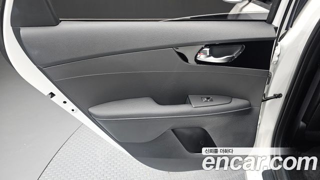 Kia K3 (II) 1.6 Prestige 2024 — фото 25