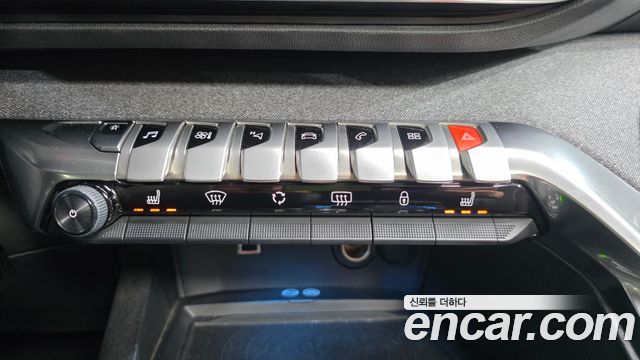 Peugeot 5008 (II) 1.6 BlueHDi GT Line 2018 — фото 15
