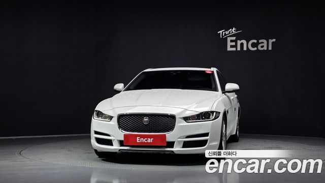 Jaguar XE 20t Prestige 2018 — фото 3