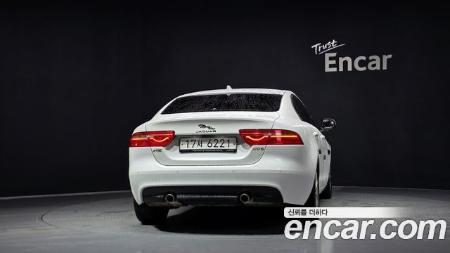 Jaguar XE 20t Prestige 2018 — фото 4