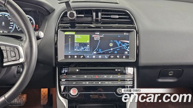 Jaguar XE 20t Prestige 2018 — фото 14