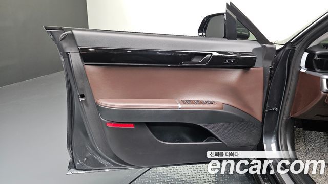 Hyundai Grandeur (GN7) 2,5 Gasoline 2WD Exclusive 2025 — фото 24