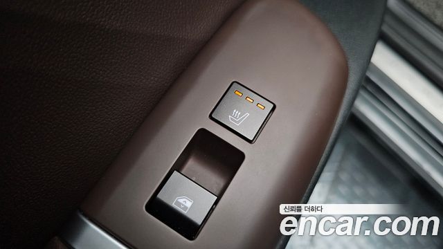 Hyundai Grandeur (GN7) 2,5 Gasoline 2WD Exclusive 2025 — фото 28