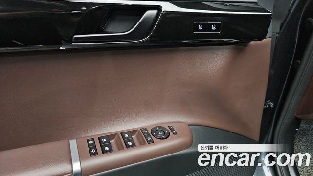 Hyundai Grandeur (GN7) 2,5 Gasoline 2WD Exclusive 2025 — фото 33