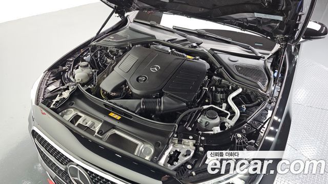 Mercedes-Benz E-Class (W214) E300 4MATIC AMG Line 2025 — фото 6